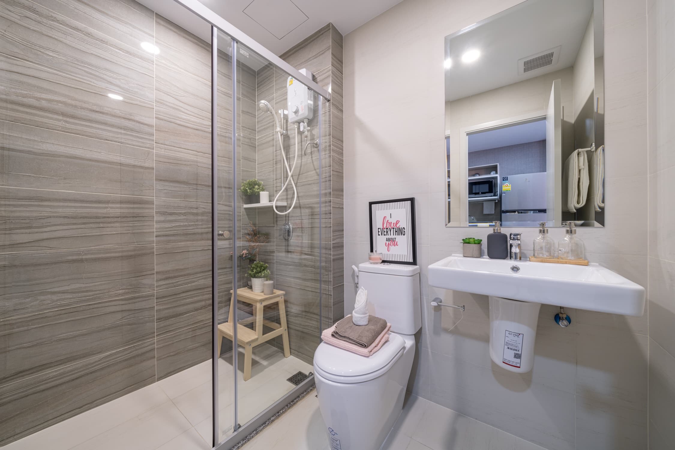 Supalai Ivy MRT Station Luxury Apartment (Ramkhamhaeng, Assumption University Apartment)